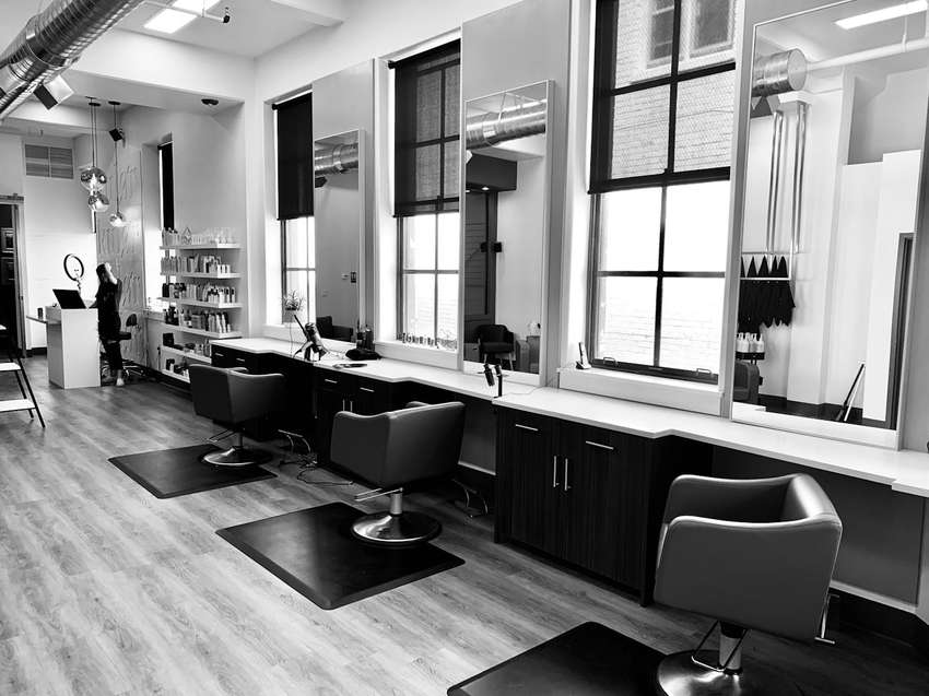 LUIS — Coiffeur · Paris